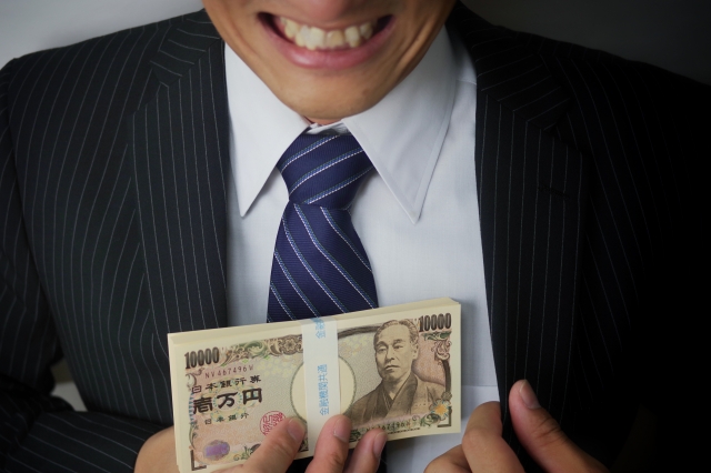 ヤミ金業者は金をせしめてほくそ笑む。飯塚市の弁護士や司法書士への無料相談に一歩踏み出す